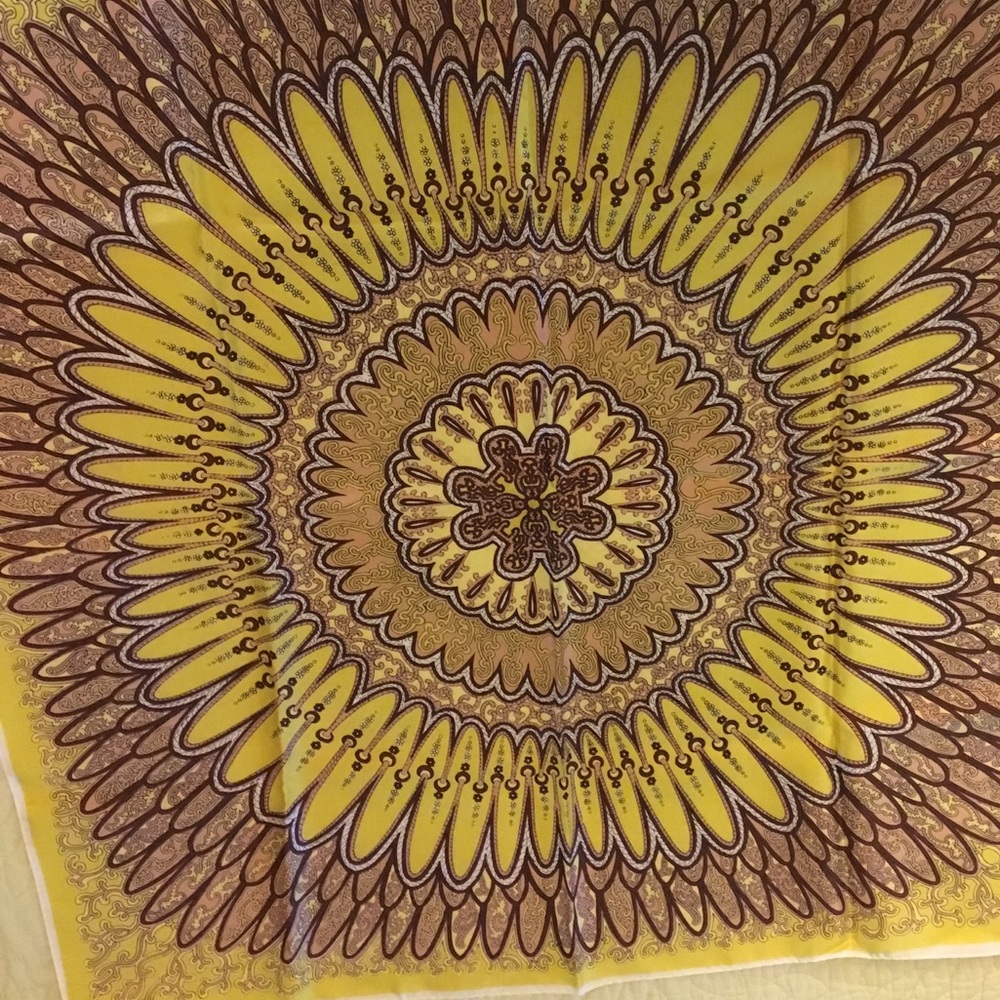Patterned scarf